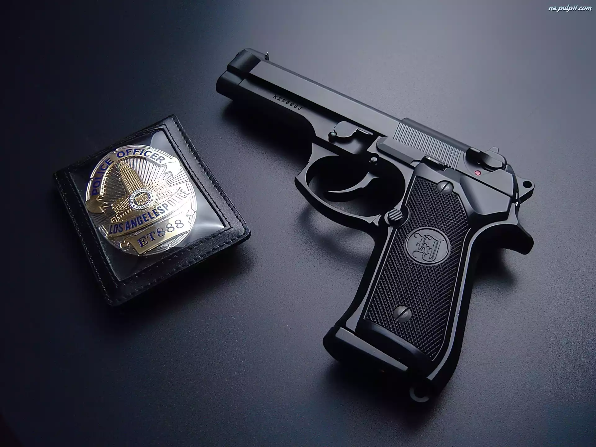 Beretta 92, Odznaka, Policyjna